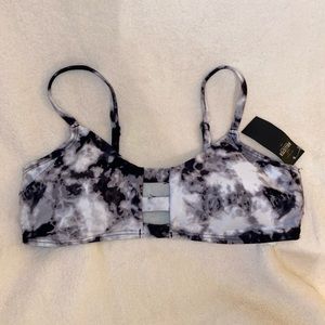 BRAND NEW acid wash Hollister top